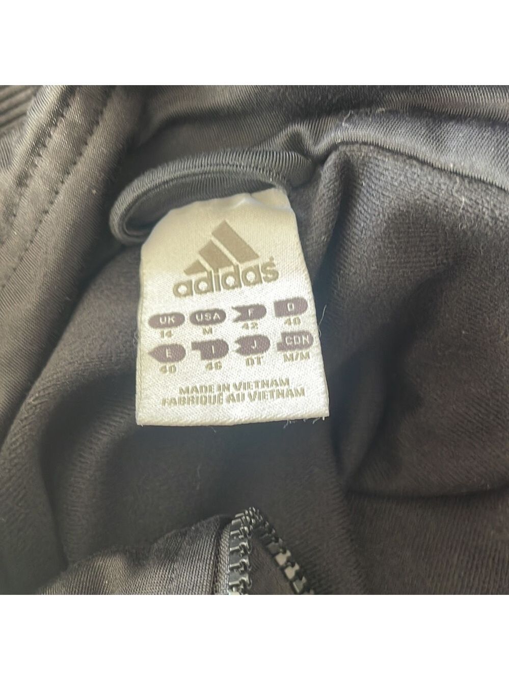 Adidas Jacket Size M🥰🥰 - Picture 3 of 3